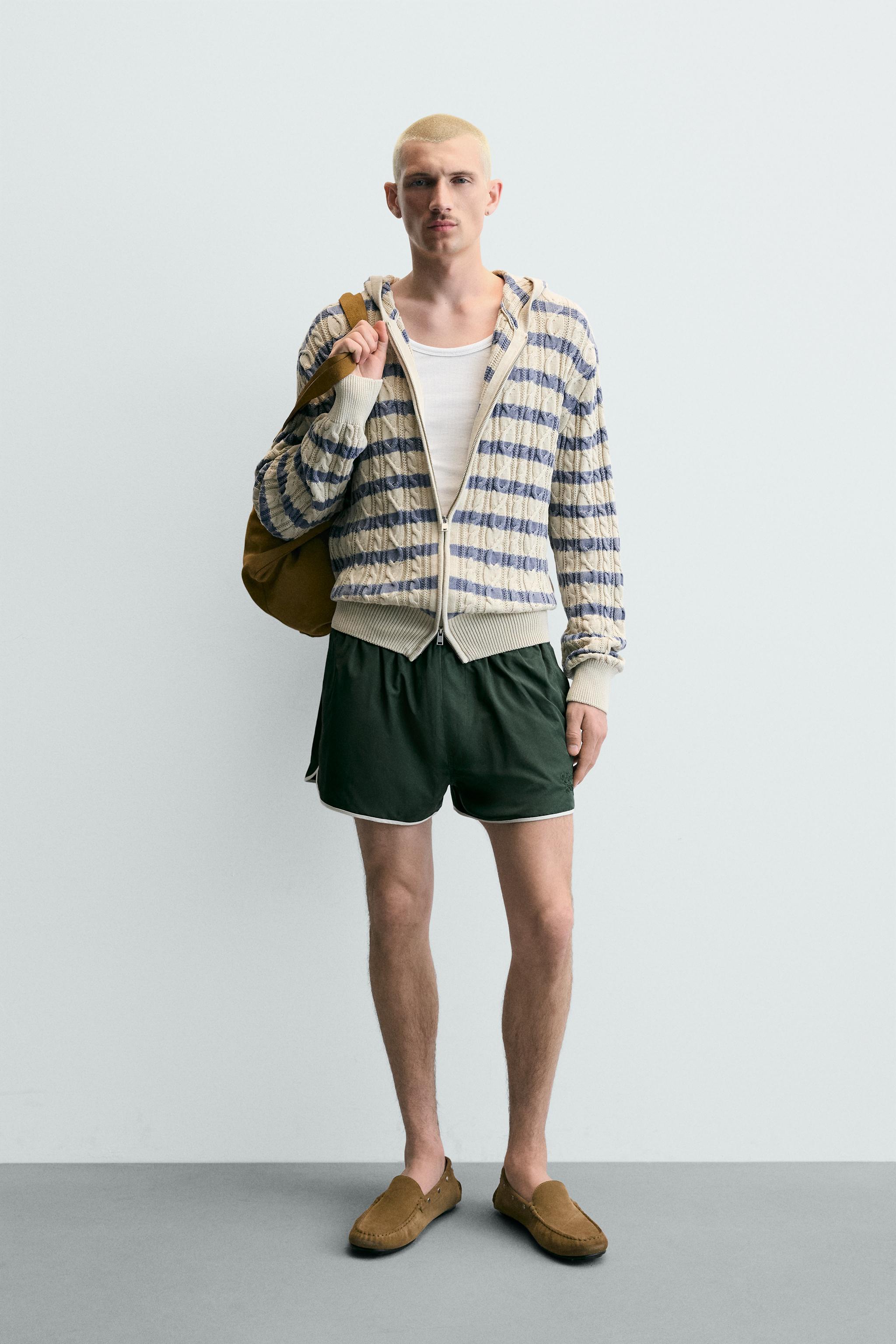 SHORT À LISERÉS CONTRASTANTS